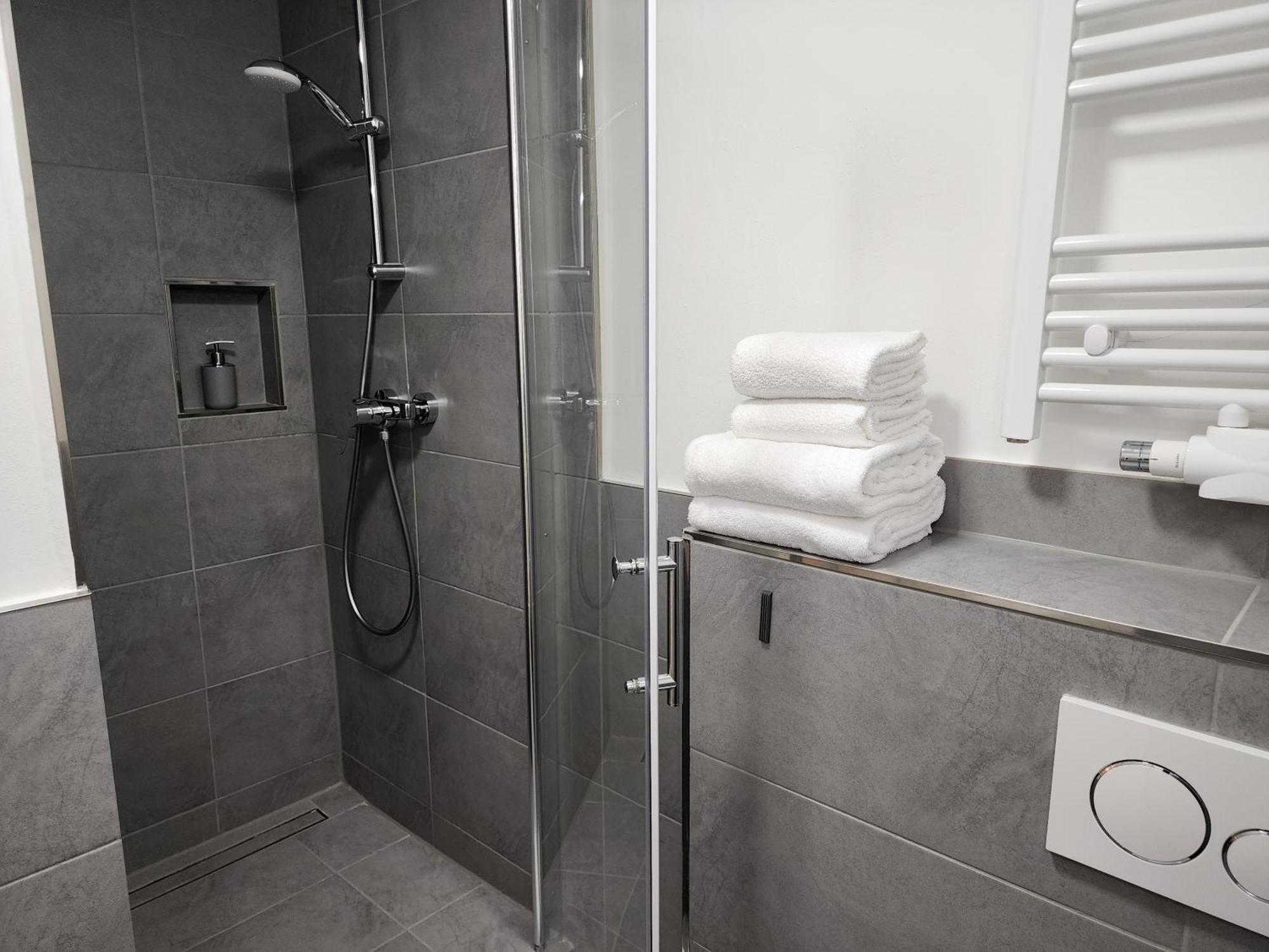 Davin City Aparments - Self-Check-In Hamburg Luaran gambar